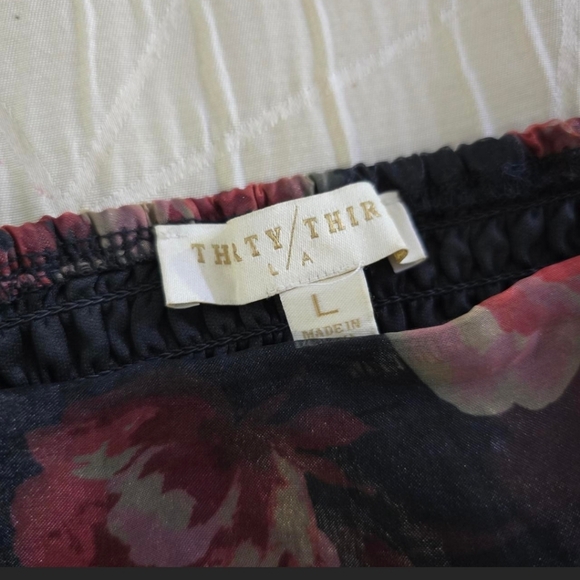 Thirty / Thirty Los Angeles floral puff sleeve top, size Large - Picture 2 of 3